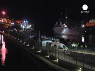 Des milliers de Chinois évacués de Libye en transit...