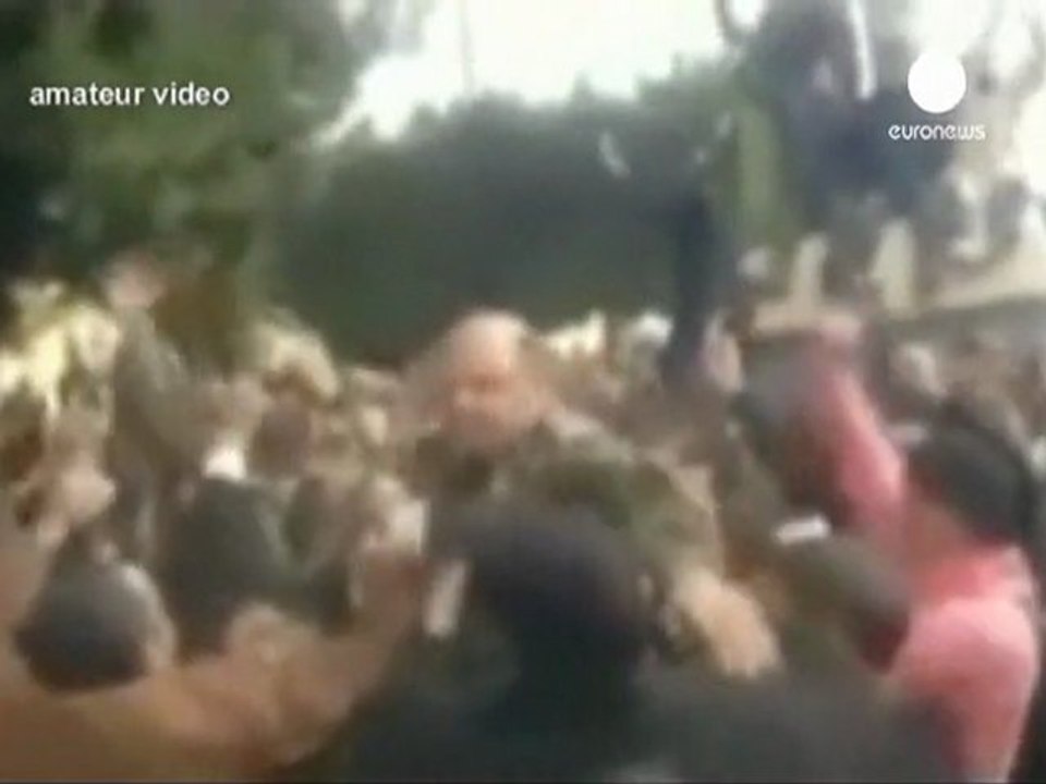 Libyan military defections mount