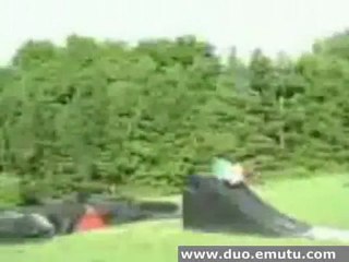 roller blader eats it