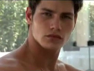 Mariano Vivanco Something is Going On ft Sam Way