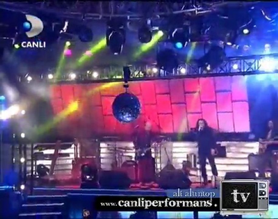 Canlı Performans :Ogün Sanlısoy Avunmak Zor