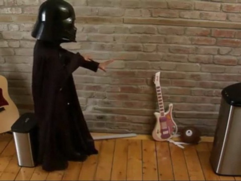 Parodie de la pub de Volkswagen La Force