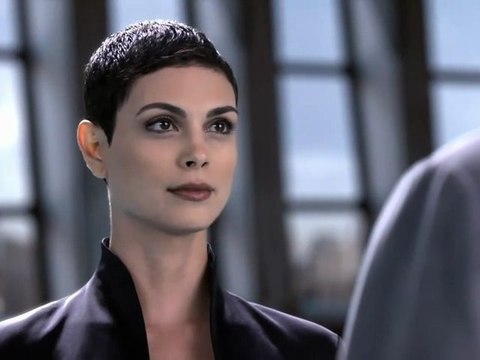 V(2009) Extrait 2x08 Uneasy Lies the Head #1