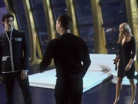 V(2009) Extrait 2x08 Uneasy Lies the Head #5