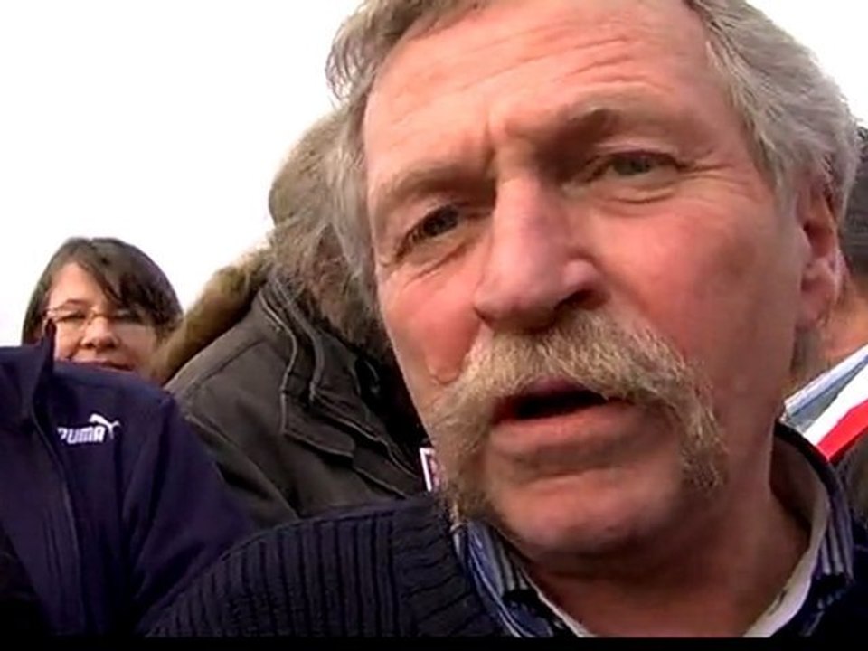Manifestation contre le gaz de schiste à Villeneuve de Berg