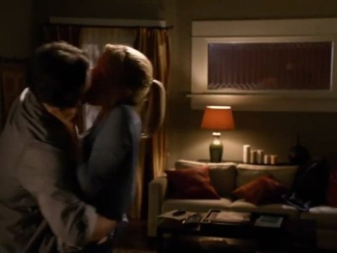 V(2009) Extrait 2x08 Uneasy Lies the Head #4