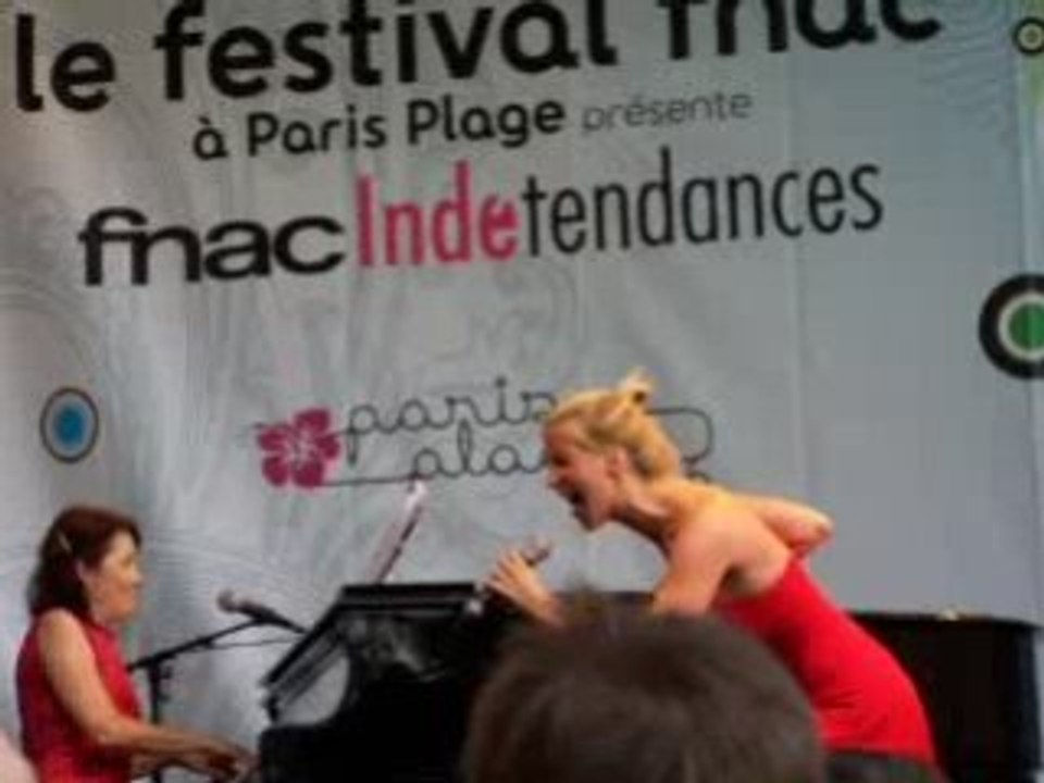 Zoé à Paris Plages