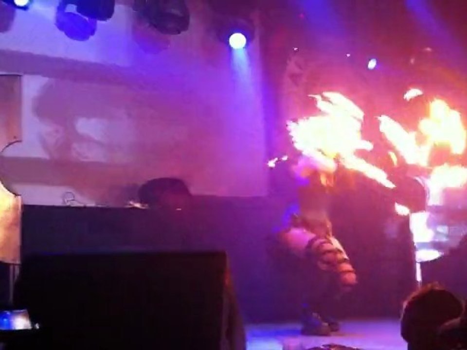 Show flammes @la machine hardcore slavery tour