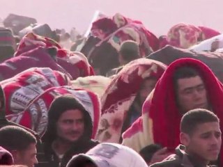 Tunisia in crisis as thousands flee Libya