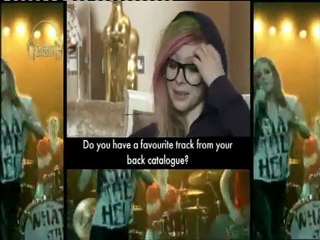 Avril Lavigne Interview - Chart show (Feb, 16)