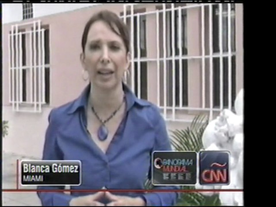 Blanca Gomez de CNN pregunta a Adalberto Ravelo de SegurosMedicosMiami.com