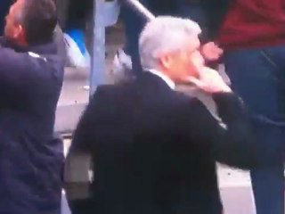 Mark Hughes and Roberto Mancini handshake fail