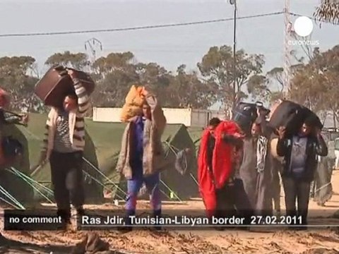 People fleeing violence in Libya - no comment