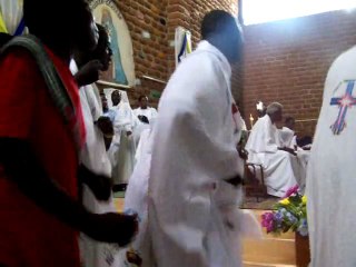 Burkina Faso, Dissin, danse finale de la messe du 15 août