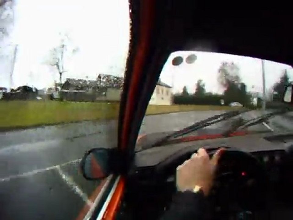 e30 Drift sous la pluie