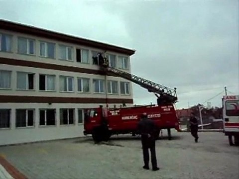 KIRKAĞAÇ LİSELERİNDE YANGIN TATBİKATI