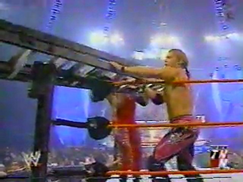 Wwe-fr.net - TLC Match #4 - Raw  Kane vs Rvd/Jeff...