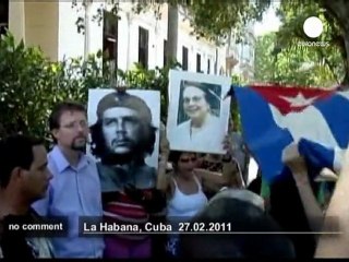 Cuba : Ladies in white confronted to... - no comment