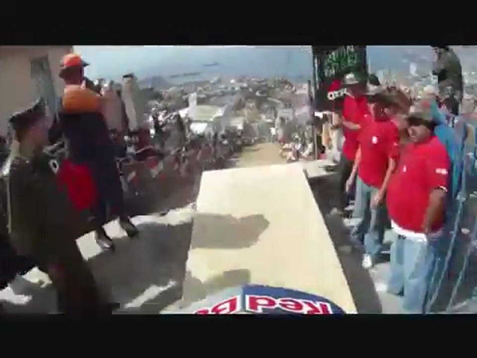 Bike : Crazy Downhill in Chile streets