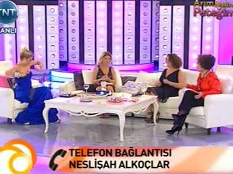 NESLİŞAH ALKOÇLAR-HÜLYA KOÇYİĞİT