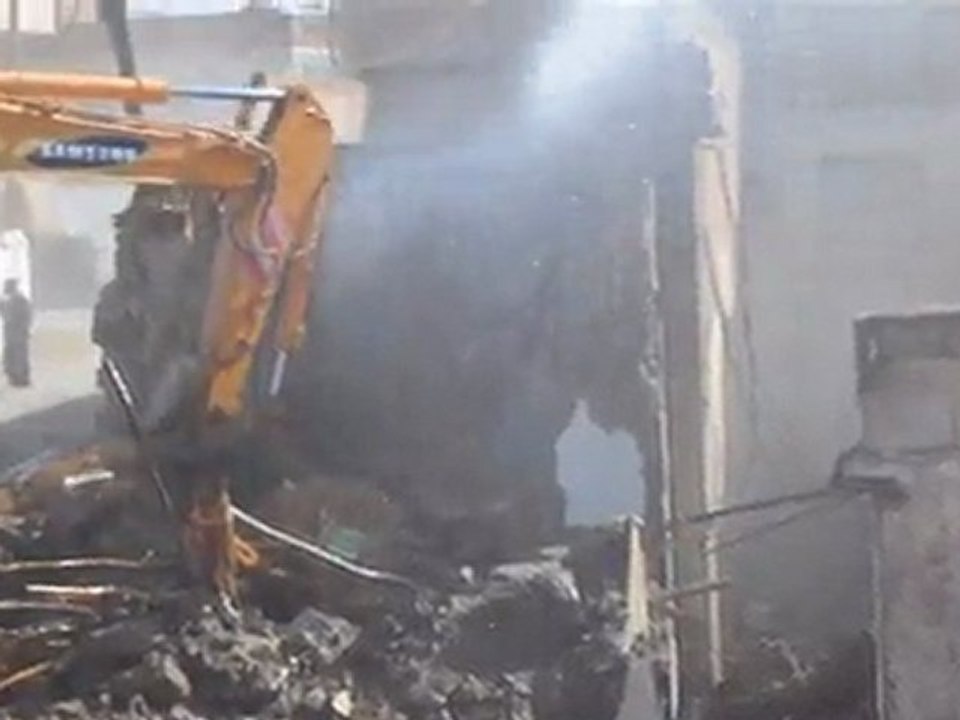 evleri zarar gören aileye nusaybin belediyesinden yardım