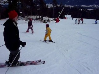 20110215 Clara et Nico descendent tranquilles Les Angles