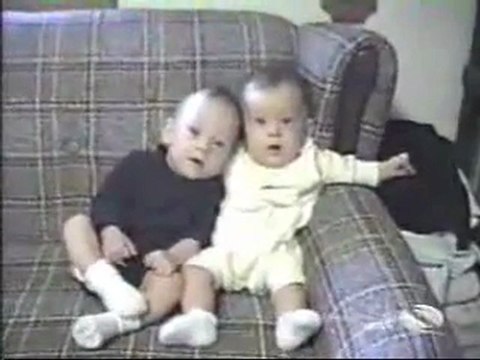 Один икает, другой смеется