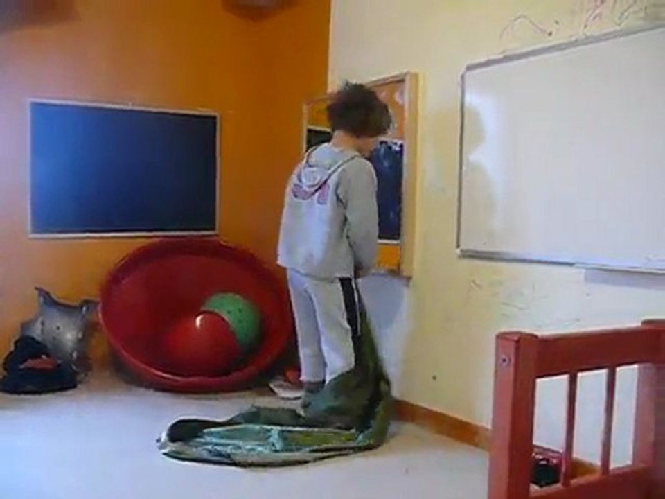 rire sous cape