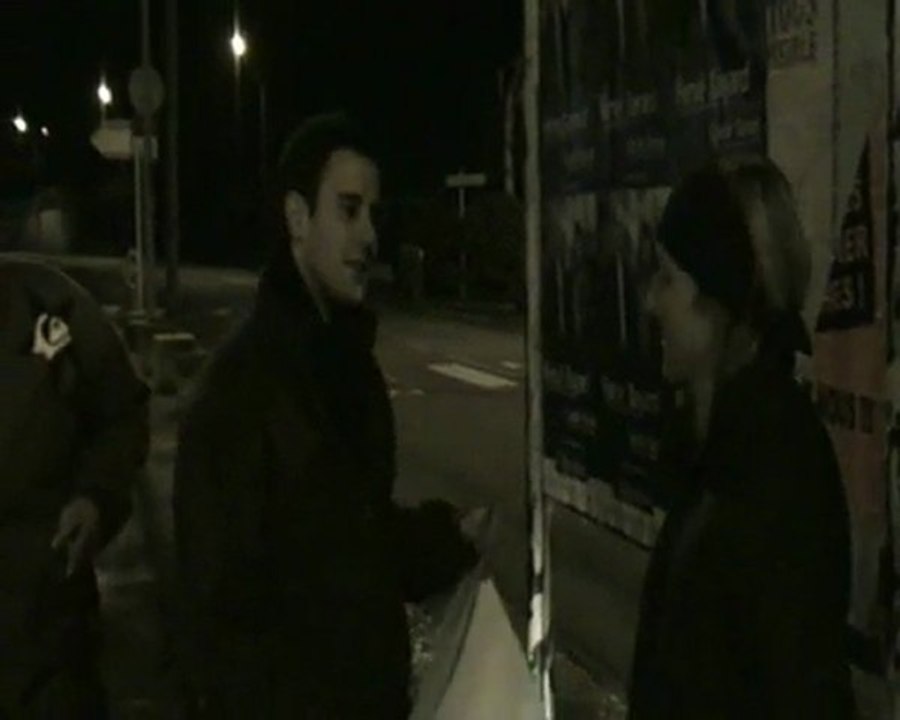 Collage des affiches de campagne