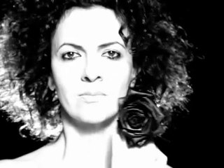 INESS MEZEL - AMAZONE -CLIP 2011