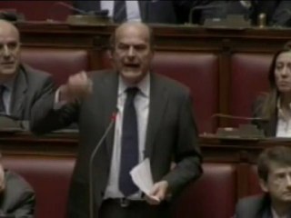 Bersani - Voi reggete il moccolo al miliardario