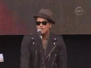 Bruno Mars - The Lazy Song @ NBA All-Star Game Pre-Show