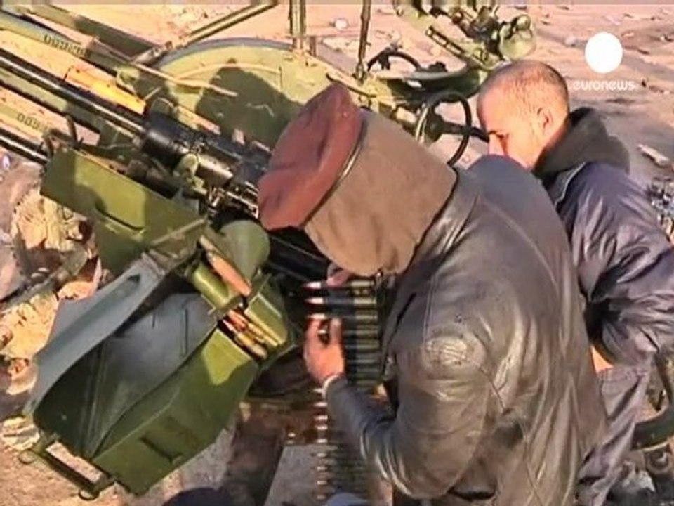 Nouvelles frappes aériennes sur des positions rebelles...