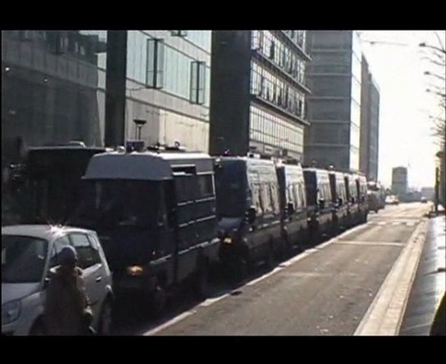 Les Mal-logés manifestent à la SNI, premier bailleur public