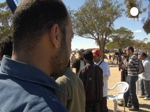 Refugees flee Libyan unrest