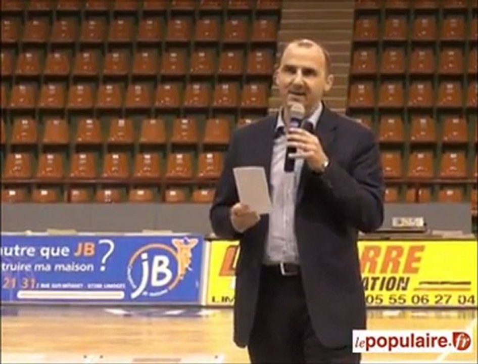 Explication de Fred Forte face aux supporters du CSP Limoges