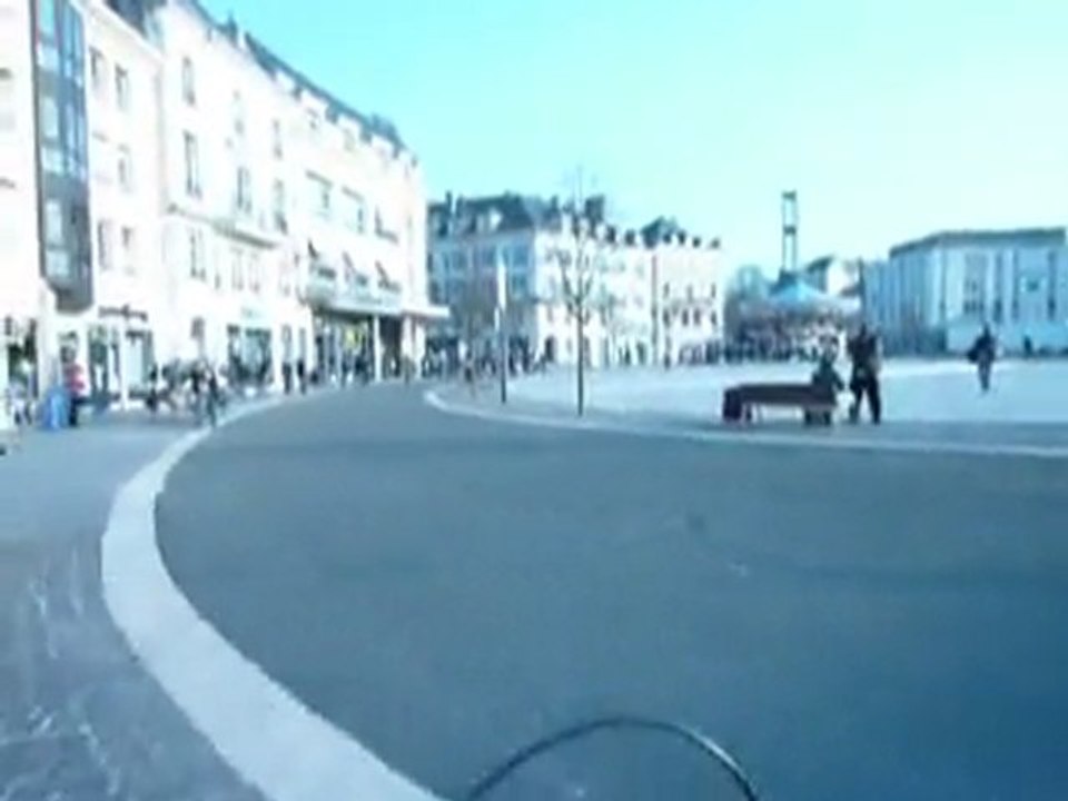 Chartres à vélo De la place Chatelet à la place des Epars !