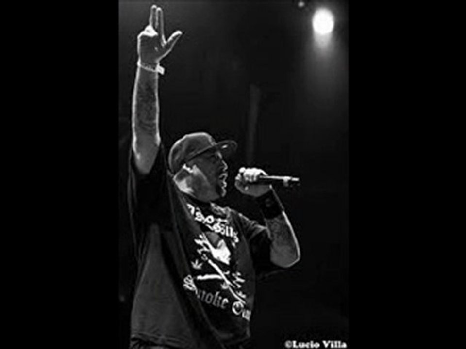 2 Pac feat Bizzy Bone - hit em high (A.A. Banks Remix)