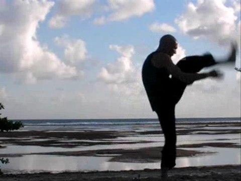 KAYOSHI : improvisation n°1 - demarrage saut pieds croises