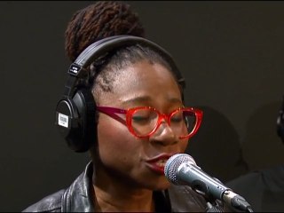 Asa chante "Ces petits riens"