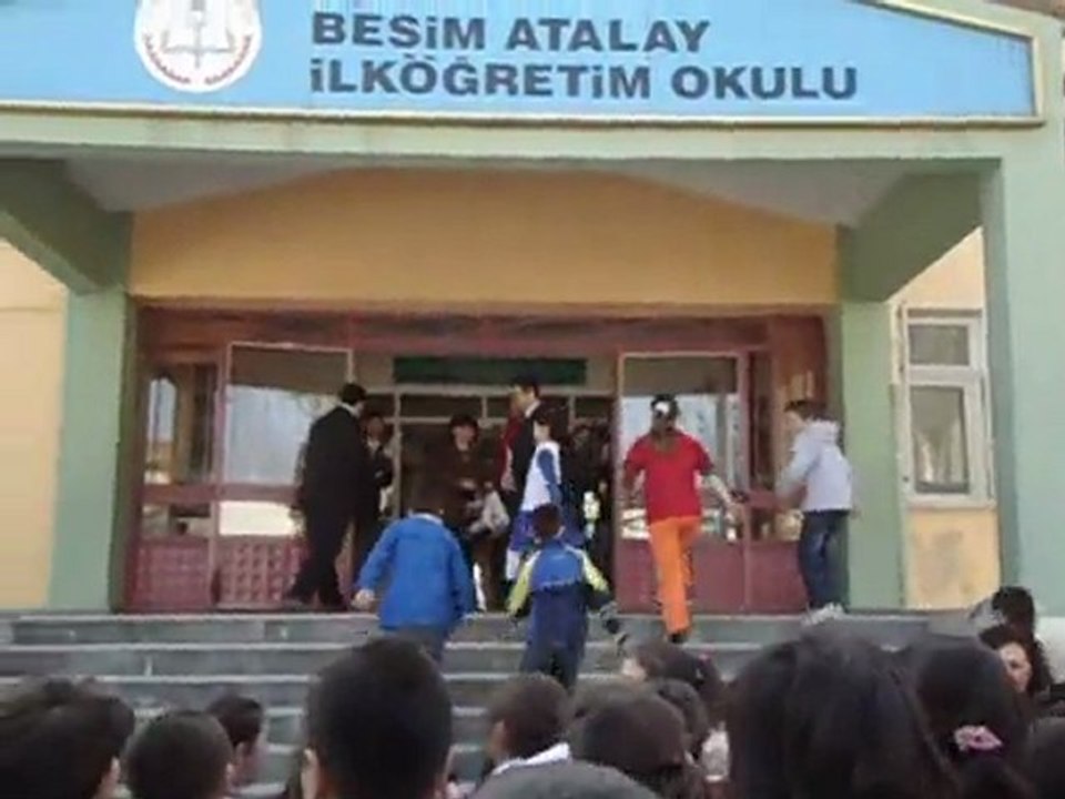 Uşak Besim Atalay İlköğretim Okulu Halk Oyunları