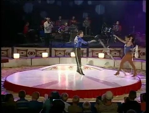 DUO AXT -unicycle-presents Art agency Valentino