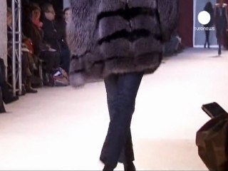 Paris podyumlarında gökkuşağı renkleri