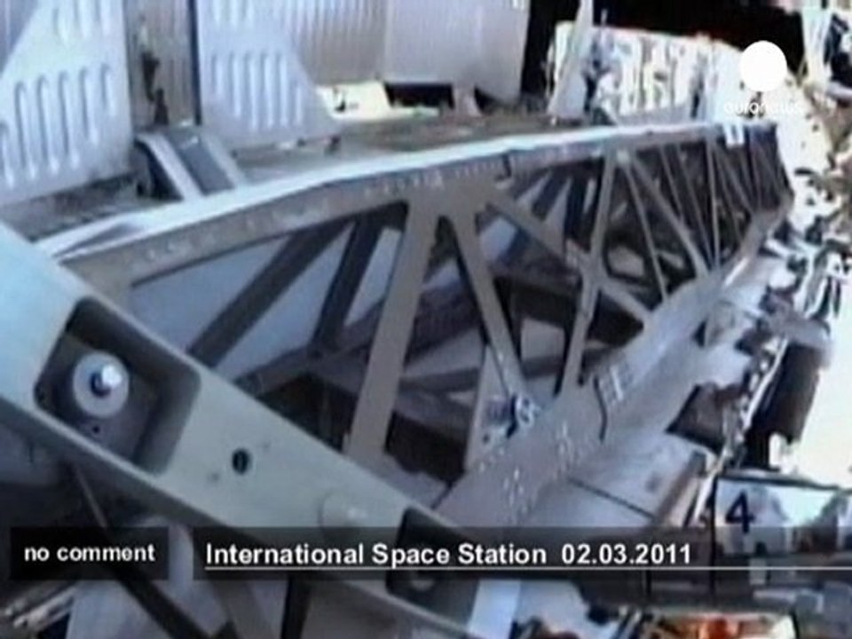 Discovery's astronauts take one final... - no comment