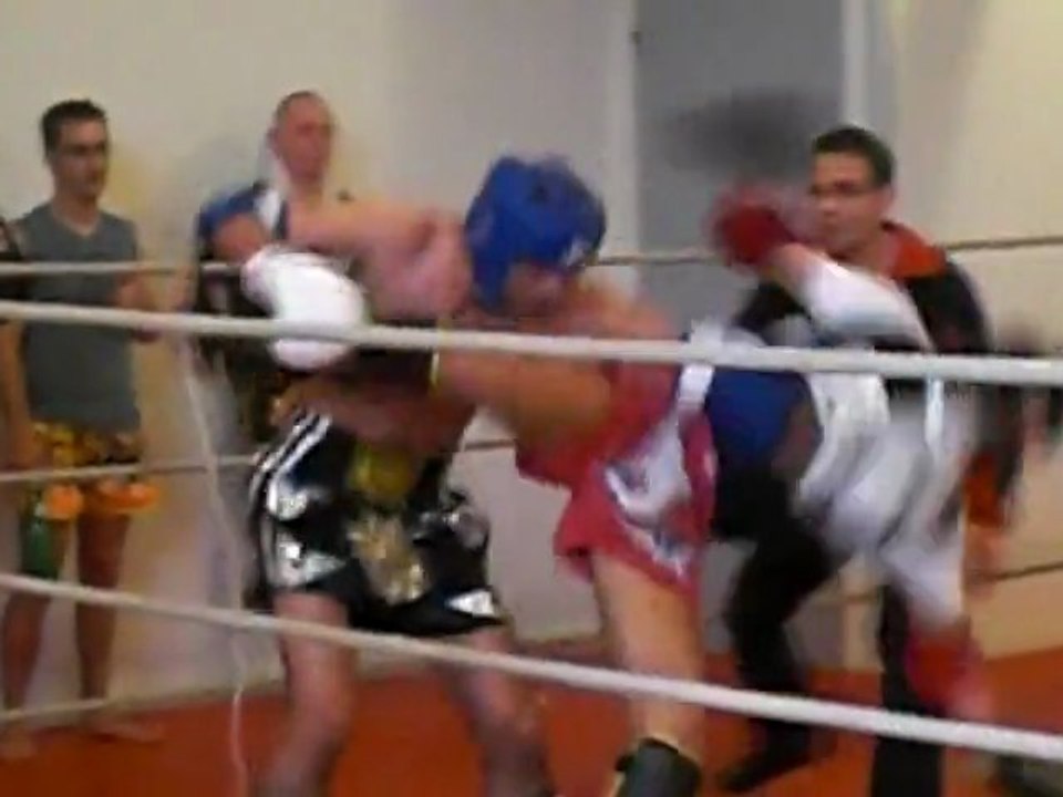 BCAlboussière en BOXE THAI Hacene