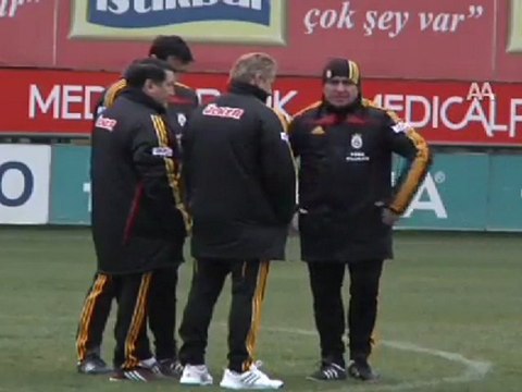 GALATASARAY ÇIKIŞ ARIYOR