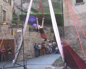 LE BACCANTI DUO-silk-presents Art agency Valentino