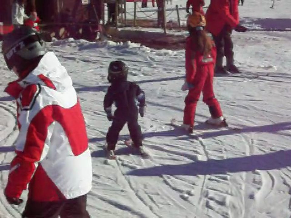 Ethan fait du ski ....