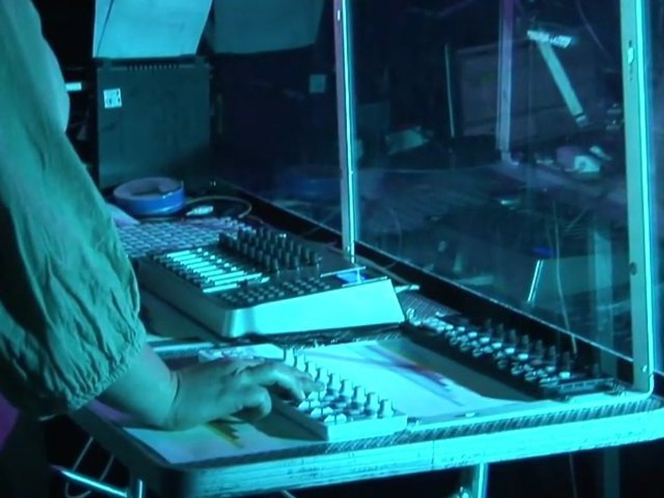 Emmanuelle Gibello & Black Sifichi : Dry Noise