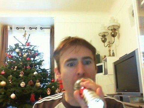 Wiwi égratigne non non ne dis pas